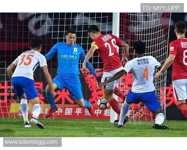 鲁能与恒大的中超比赛过程全景分析 战术部署谁胜一筹